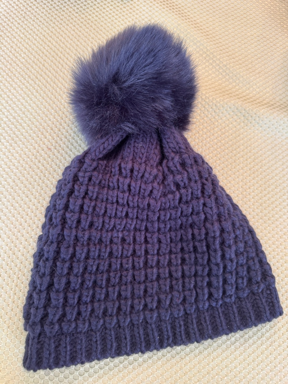 Kyi Kyi Canada Beanie Navy Wool Blend Lined Knit with Faux Fur Pom Pom. NWOT